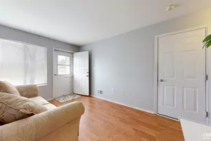 32 Aspen Knolls Way, New York City, NY 10312 - Photo 3