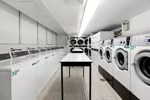 235 E 40th St, New York, NY 10016 - Photo 11