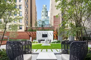 217 W 57th St, New York City, NY 10019 - Photo 11