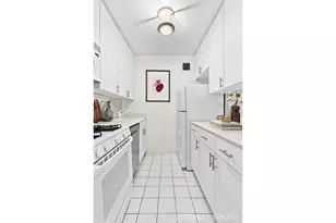 330 E 38th St, New York City, NY 10016 - Photo 25