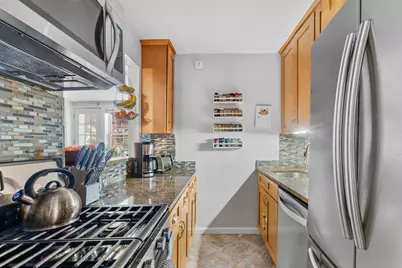 400 E 17th Street #201, New York City, NY 11226 - Photo 9