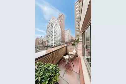 200 E 69th Street #4A, New York City, NY 10065 - Photo 5