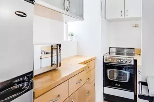 320 E 42nd St, New York City, NY 10017 - Photo 7