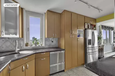 200 E 89th Street #34CD, New York, NY 10128 - Photo 5