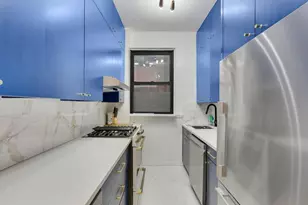 212 E 48th St, New York City, NY 10017 - Photo 3