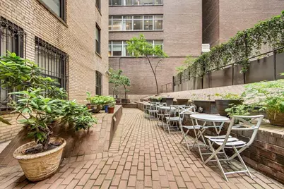 212 E 48th Street #2B, New York, NY 10017 - Photo 9