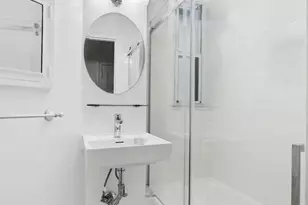 10 Mitchell Pl, New York, NY 10017 - Photo 3