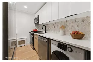 225 E 46th St, New York City, NY 10017 - Photo 3