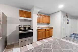 109-32 156th St, New York City, NY 11433 - Photo 19