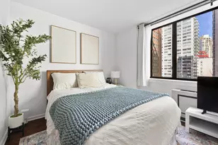 30 W 61st St, New York City, NY 10023 - Photo 3