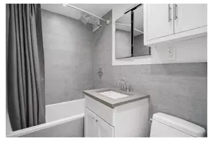 333 E 46th St, New York City, NY 10017 - Photo 7