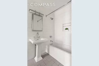 73-12 35th Avenue #C35, Jackson Heights, NY 11372 - Photo 9