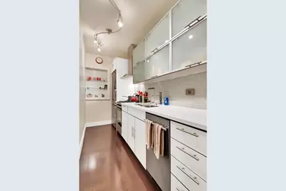 64 E 94th Street #2B, New York City, NY 10128 - Photo 3
