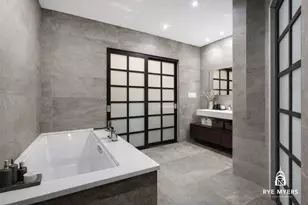 529 W 42nd St, New York City, NY 10036 - Photo 23
