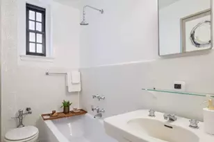 129 E 69th St, New York City, NY 10021 - Photo 9