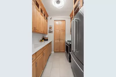 200 E 69th Street #16E, New York City, NY 10021 - Photo 9