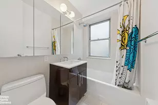 300 E 40th St, New York City, NY 10016 - Photo 9