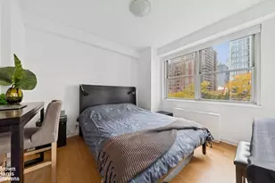 300 E 40th St, New York City, NY 10016 - Photo 7