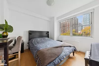 300 E 40th Street #4K, New York City, NY 10016 - Photo 23