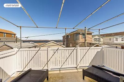 210 1/2 Roxbury Avenue, New York, NY 11697 - Photo 9