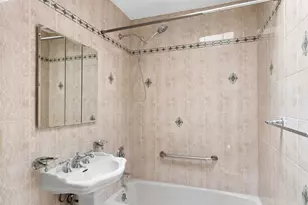 25-36 72nd St, New York City, NY 11370 - Photo 7