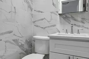 400 E 54th St, New York City, NY 10022 - Photo 17