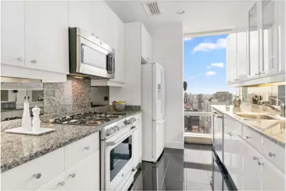 845 United Nations Plaza #53E, New York City, NY 10017 - Photo 3