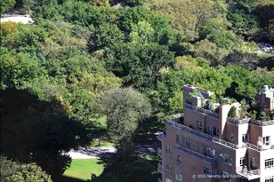 301 W 57th St, New York City, NY 10019 - Photo 11