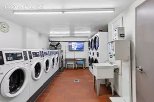 330 E 49th St, New York City, NY 10017 - Photo 11