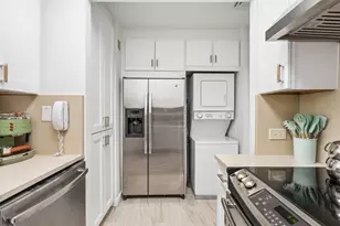 641 5th Ave, New York City, NY 10022 - Photo 9