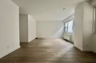 321 E 48th St, New York City, NY 10017 - Photo 15