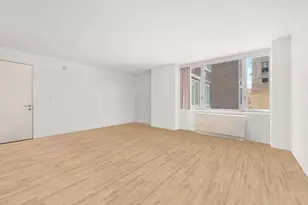 322 W 57th St, New York City, NY 10019 - Photo 3