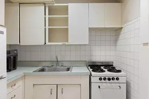 185 Hall St, New York City, NY 11205 - Photo 5