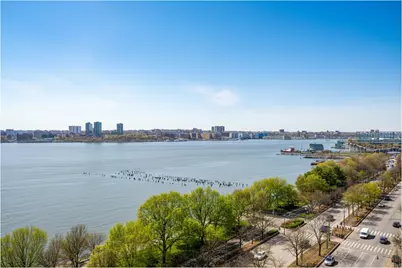 165 Charles Street #22, New York City, NY 10014 - Photo 13