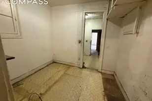 320 W 47th St, New York, NY 10036 - Photo 5