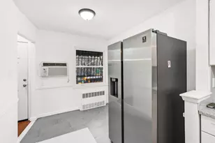 1043 E 101st St, New York City, NY 11236 - Photo 11