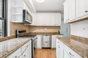 305 E 40th St, New York City, NY 10017 - Photo 7