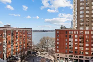 300 Rector Pl, New York City, NY 10280 - Photo 9