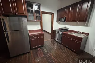 355 W 47th St, New York City, NY 10036 - Photo 3