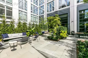 310 W 52nd St, New York City, NY 10019 - Photo 11