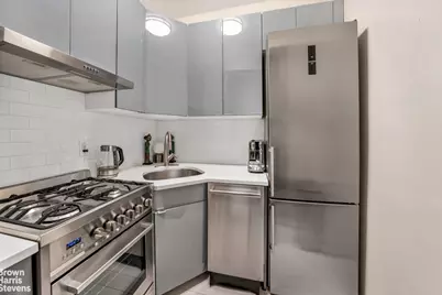 321 E 48th Street #1L, New York City, NY 10017 - Photo 5