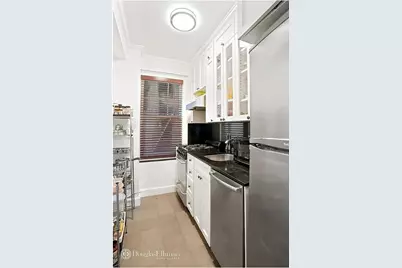 47 E 64th Street #2C, New York, NY 10021 - Photo 3