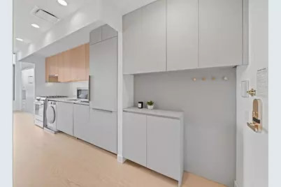 3 Court Square #523, New York City, NY 11101 - Photo 3