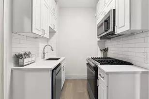 172 E 4th St, New York City, NY 10009 - Photo 3