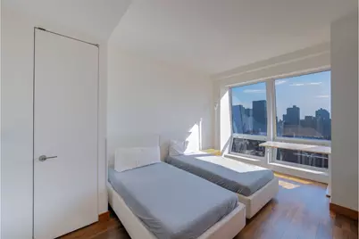 400 5th Avenue #32C, New York City, NY 10018 - Photo 11
