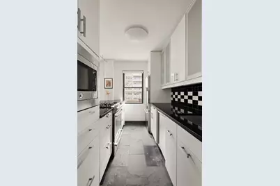 55 E 9th Street #10G, New York, NY 10003 - Photo 7