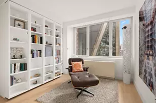 322 W 57th St, New York City, NY 10019 - Photo 7