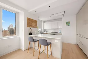 322 W 57th St, New York City, NY 10019 - Photo 5