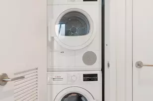 24-16 Queens Plaza S, New York City, NY 11101 - Photo 11