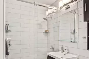 159 W 53rd St, New York, NY 10019 - Photo 9